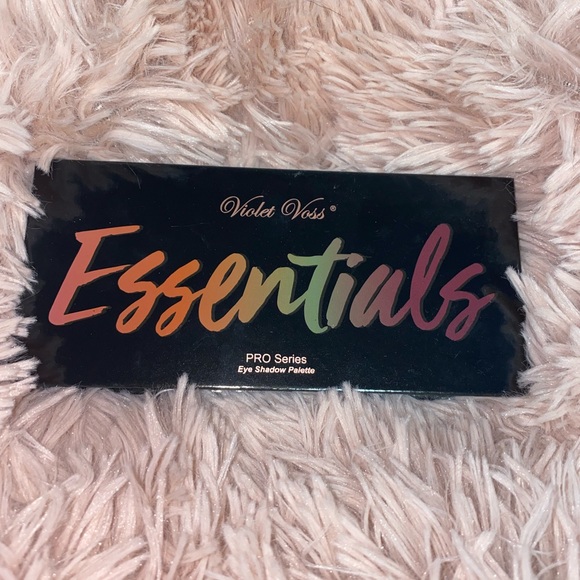 Violet Voss Essentials Eyeshadow Palette - Picture 1 of 2